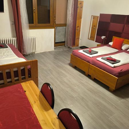 Penzion U Jezu - Ubytovani Pasohlávky エクステリア 写真